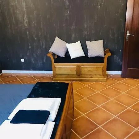 Bird's In Love Holiday home